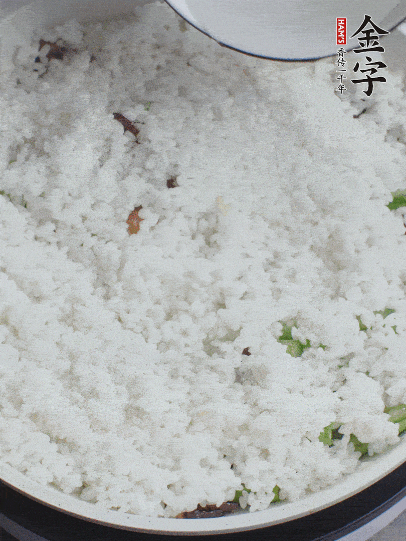 放一碗水，蓋蓋燜煮。